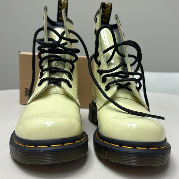 NWOT Dr Martens boots 🥾 - Picture 9 of 9